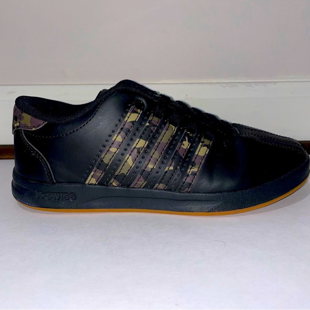 K Swiss Sneakers Camo on Black Gum Bottom Men's Size 7 Women's Size 8